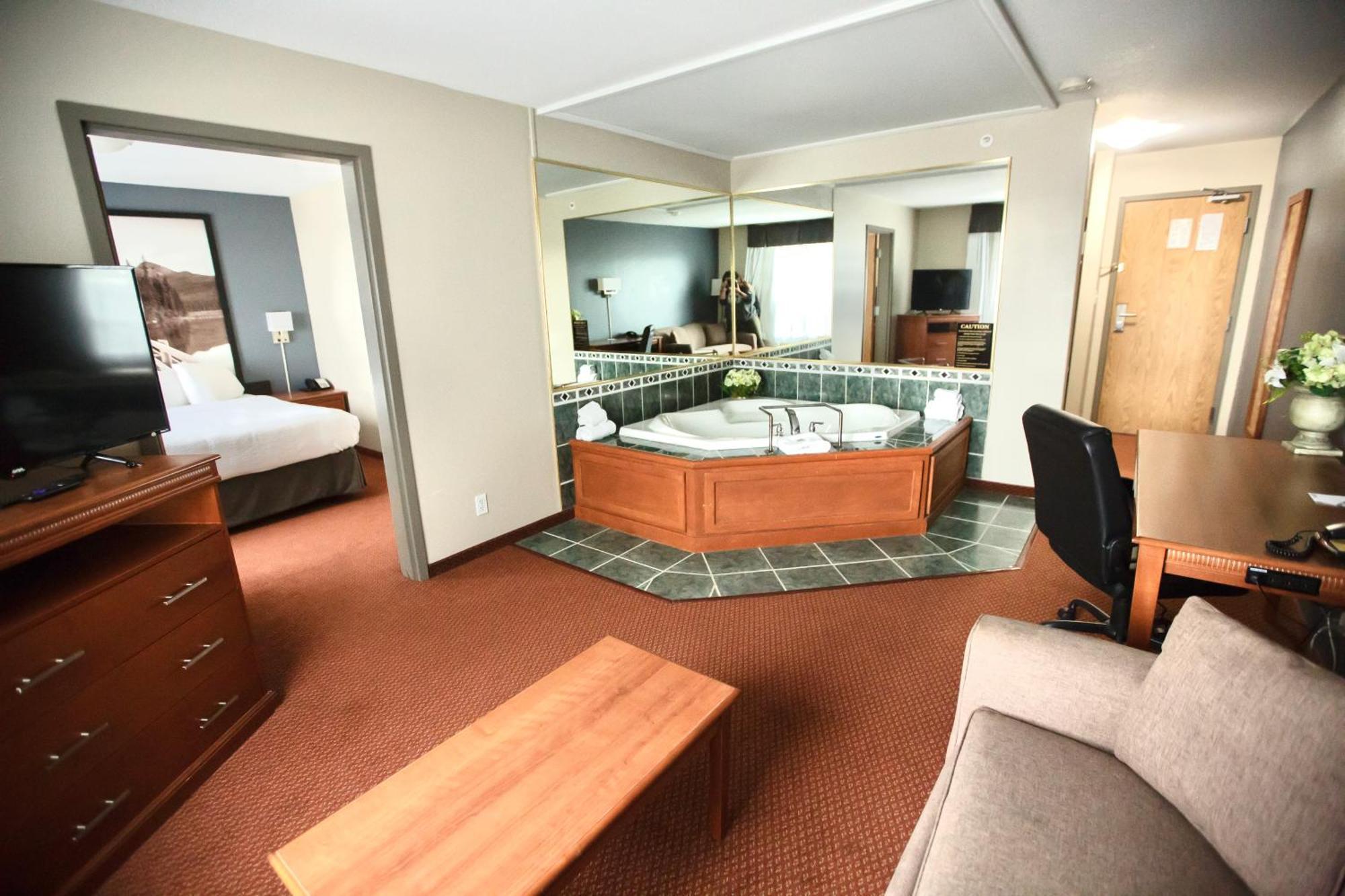 Super 8 By Wyndham Whitecourt Hotel Kültér fotó