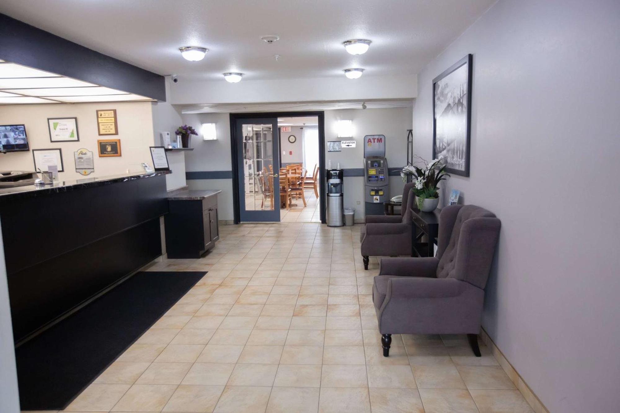 Super 8 By Wyndham Whitecourt Hotel Kültér fotó